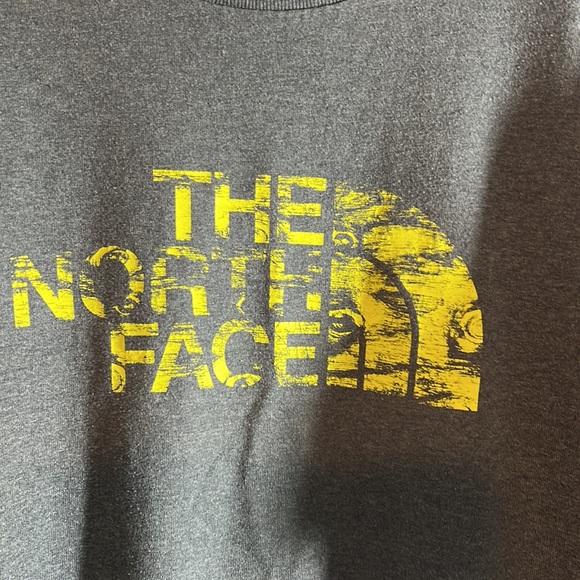 The North Face mens top. - Picture 2 of 6
